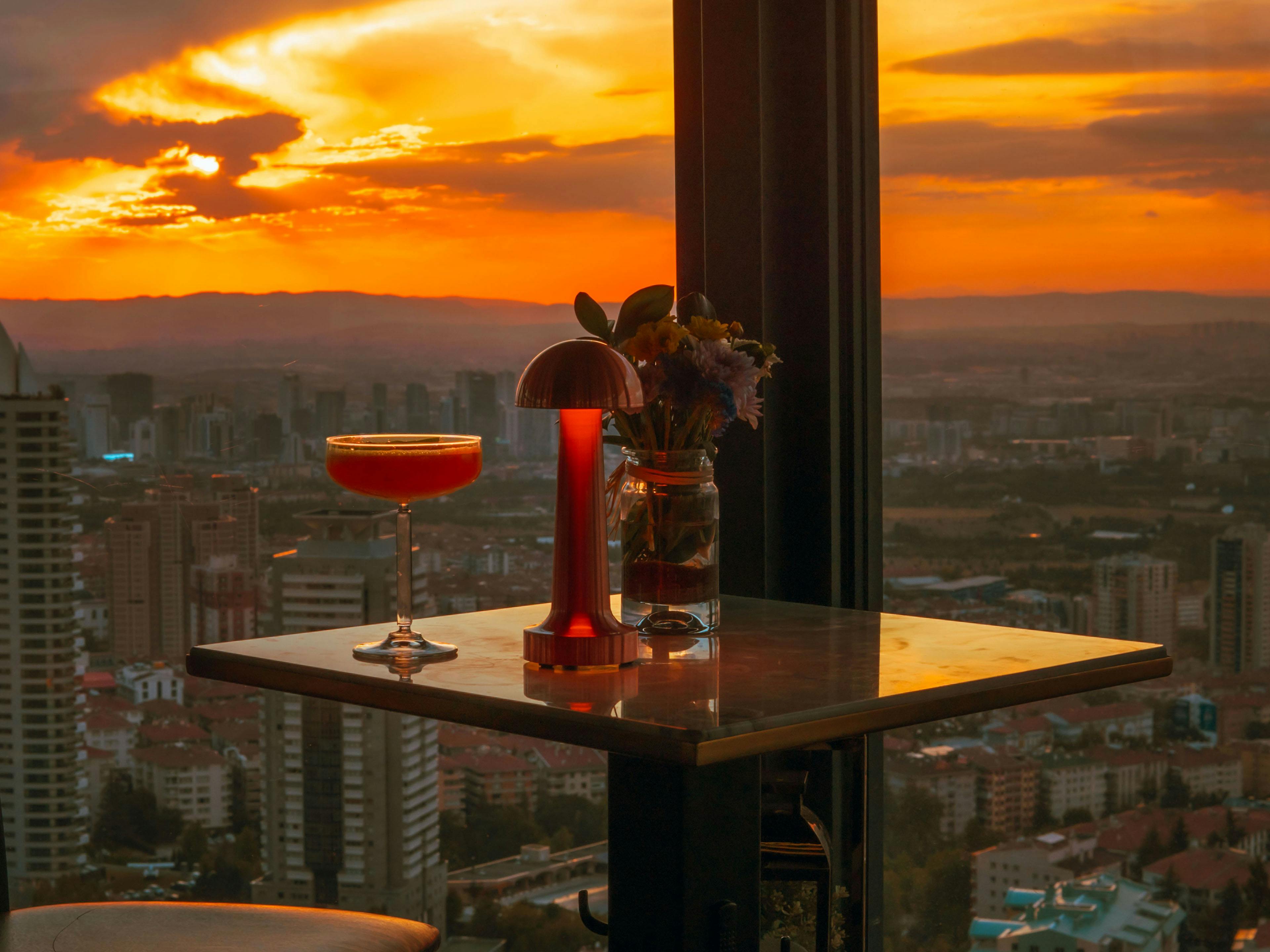 elegant-dining-with-sunset-view-in-ankara