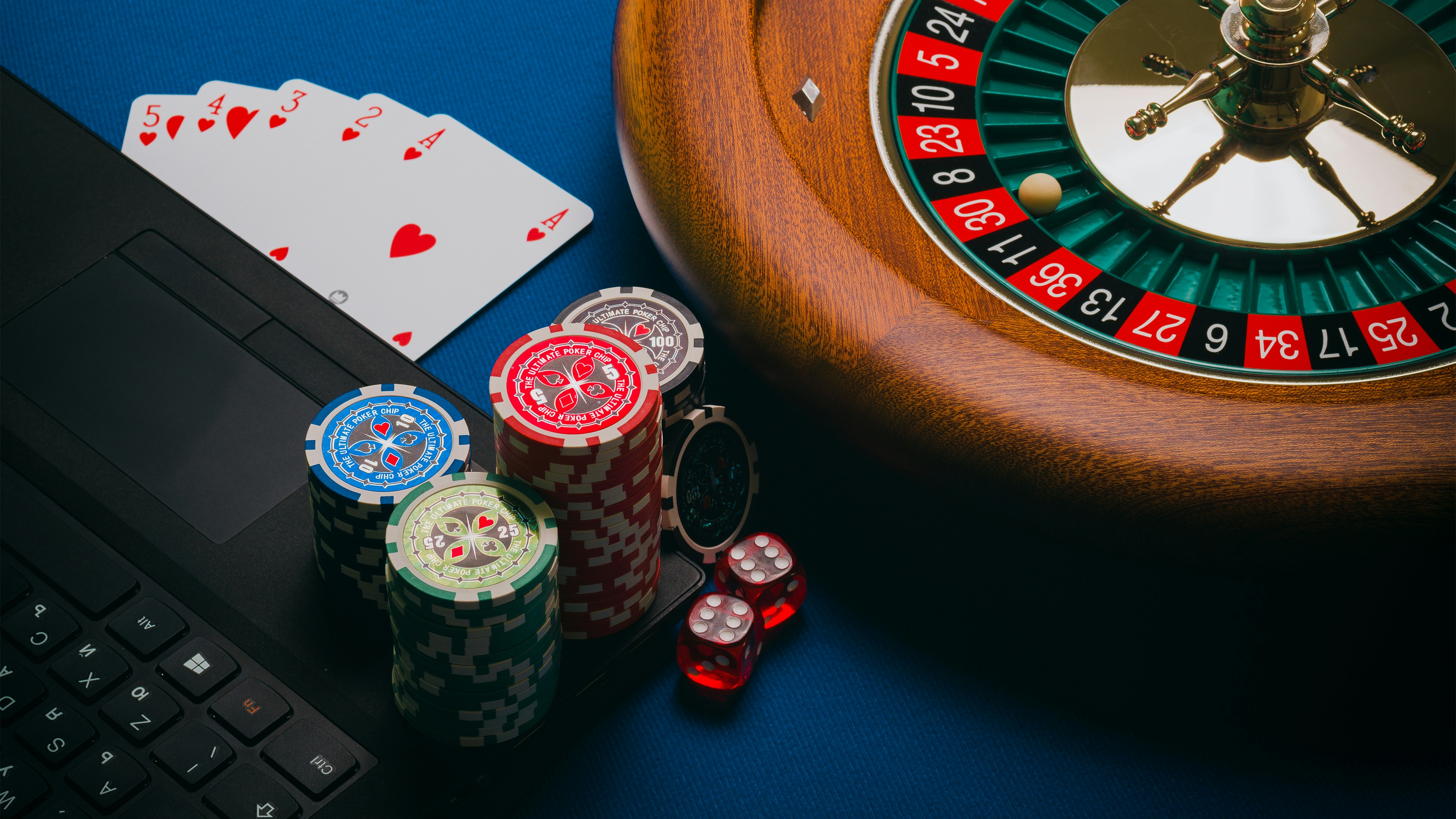 playing-cards-on-brown-wooden-table