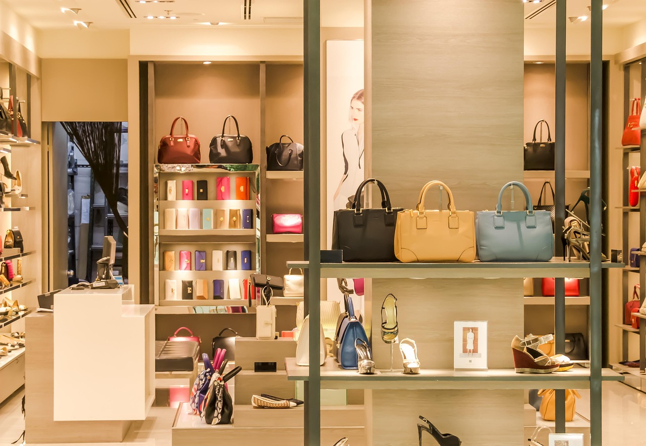 apparel-boutique-bags-shoes-shop