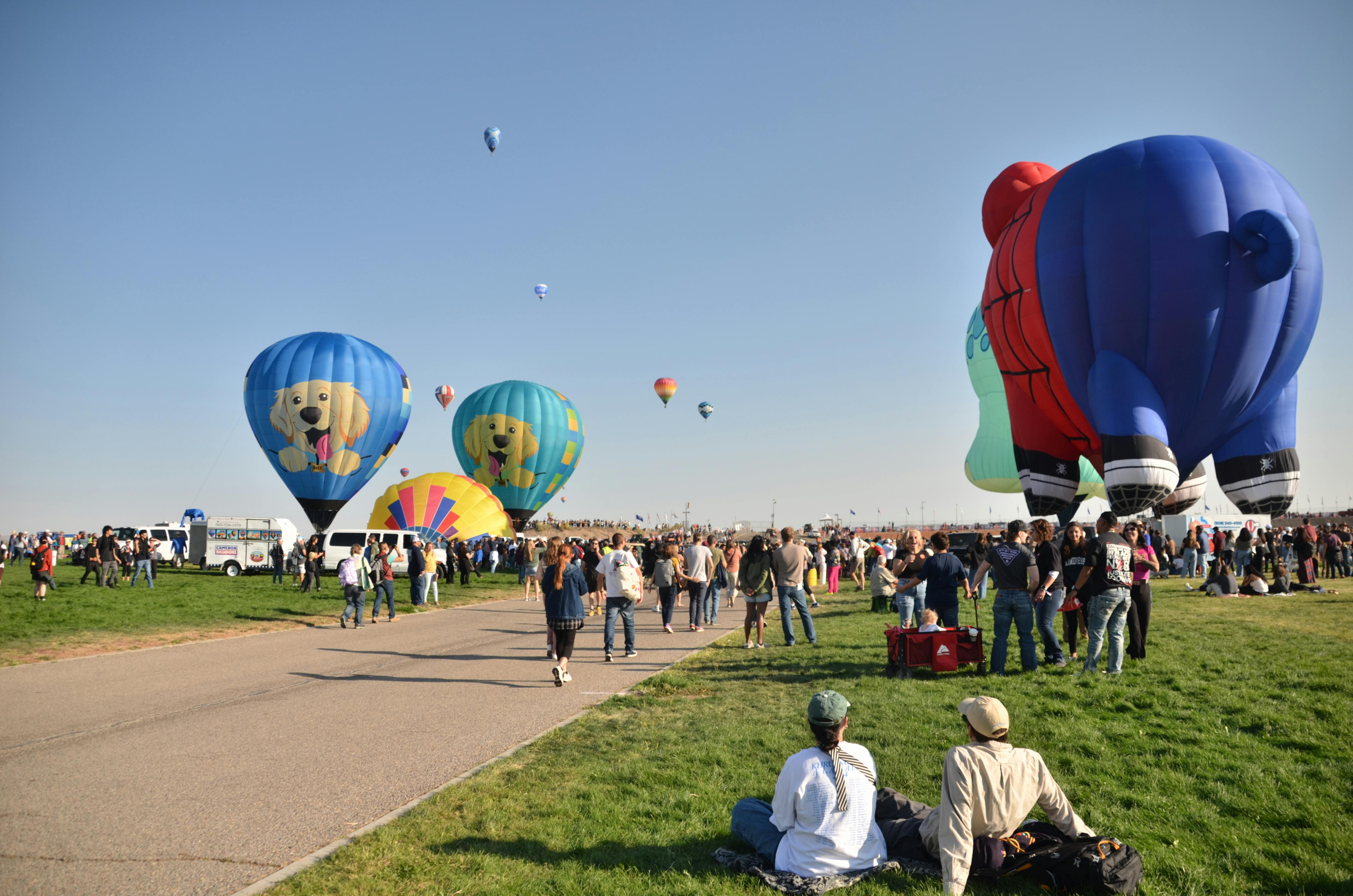 colorful-hot-air-balloons-at-albuquerque-balloon-fiesta