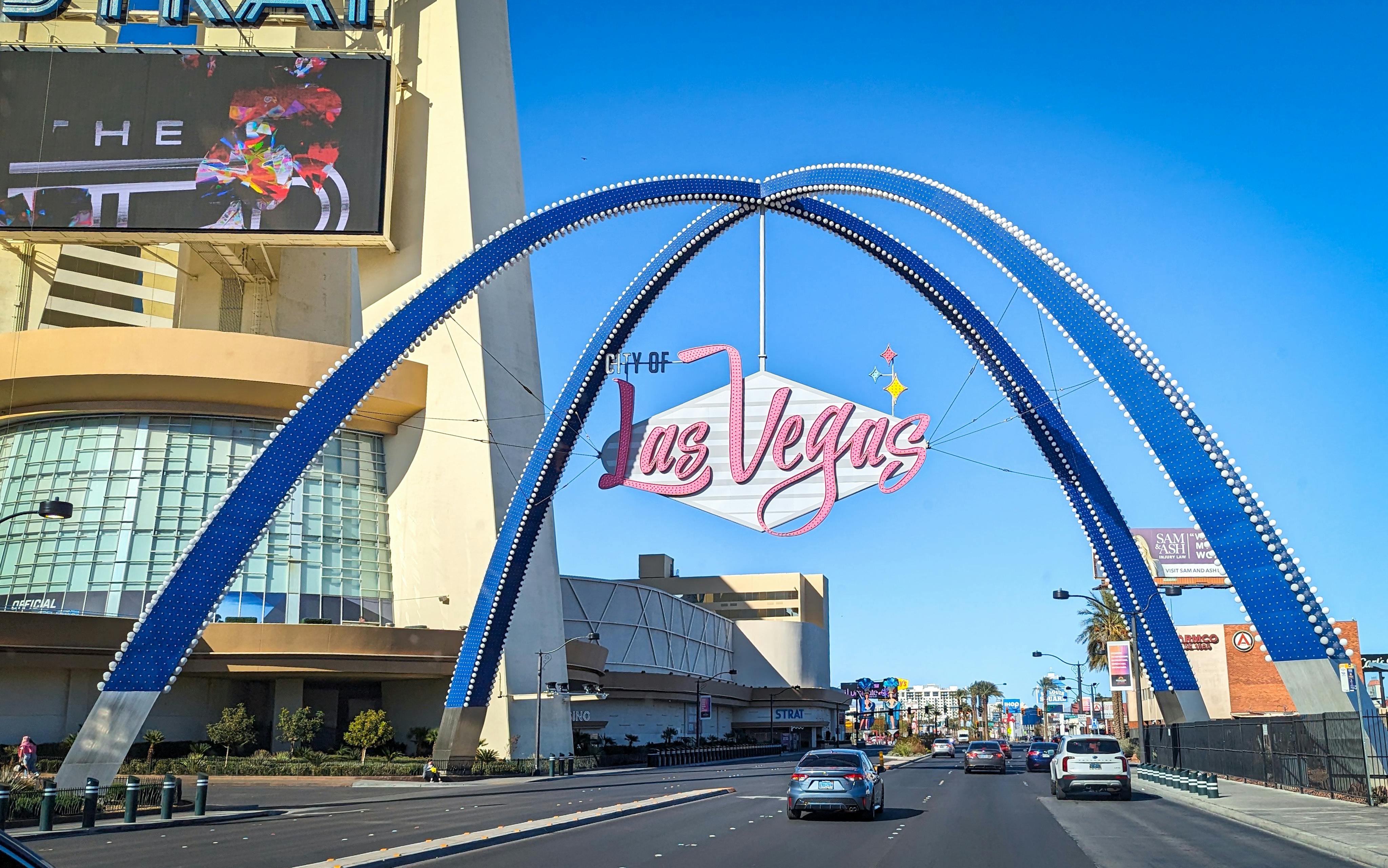 who all can buy the las vegas pass