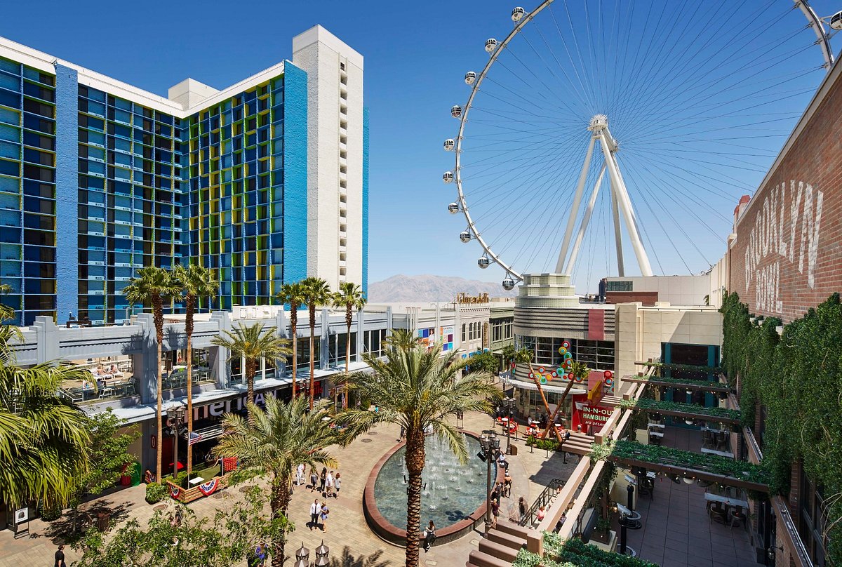 The LINQ Promenade