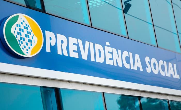 INSS começa a pagar 1ª parcela do 13º salário de aposentados e pensionistas 
