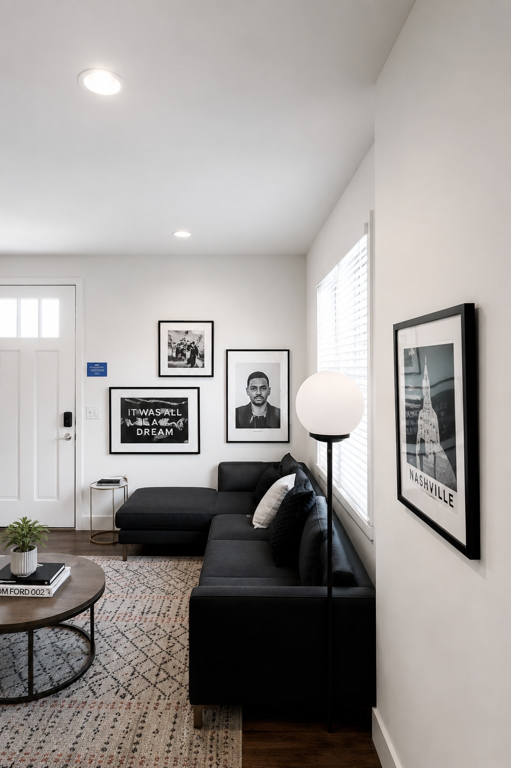 Sleeps 10, Free Parking | Hart Suites #3