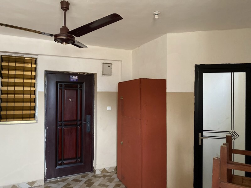 Ultimate Hostel Office Block — photo 1