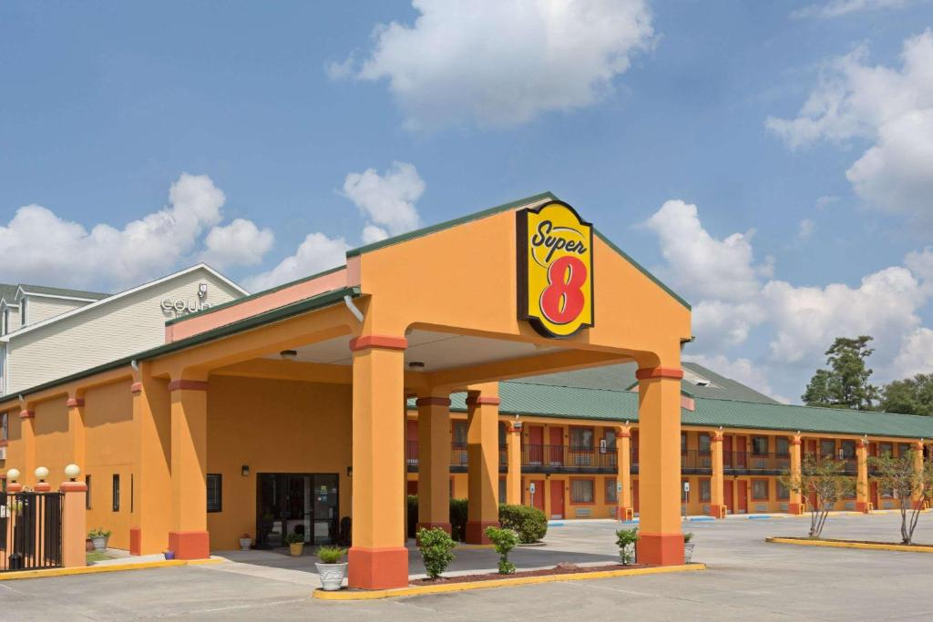 Transworld Partners with Super 8 Hotel in Covington, Georgia