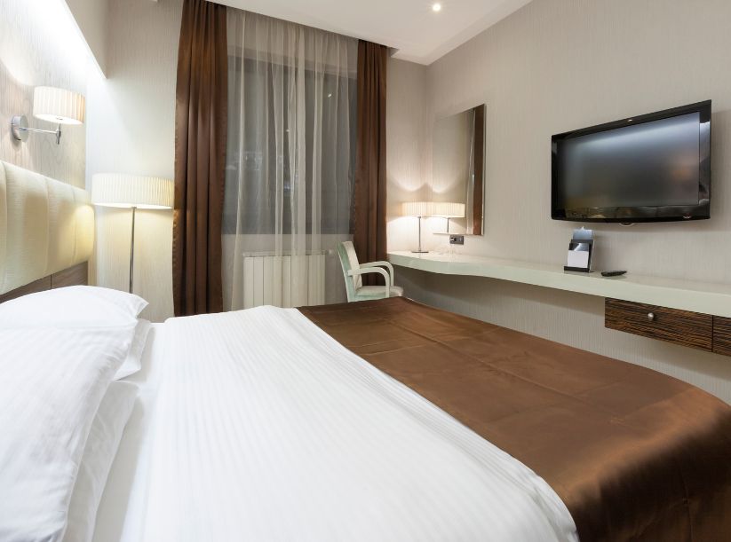 What Causes Hotel TVs To Lose Connection? 7 Reasons & Solutions