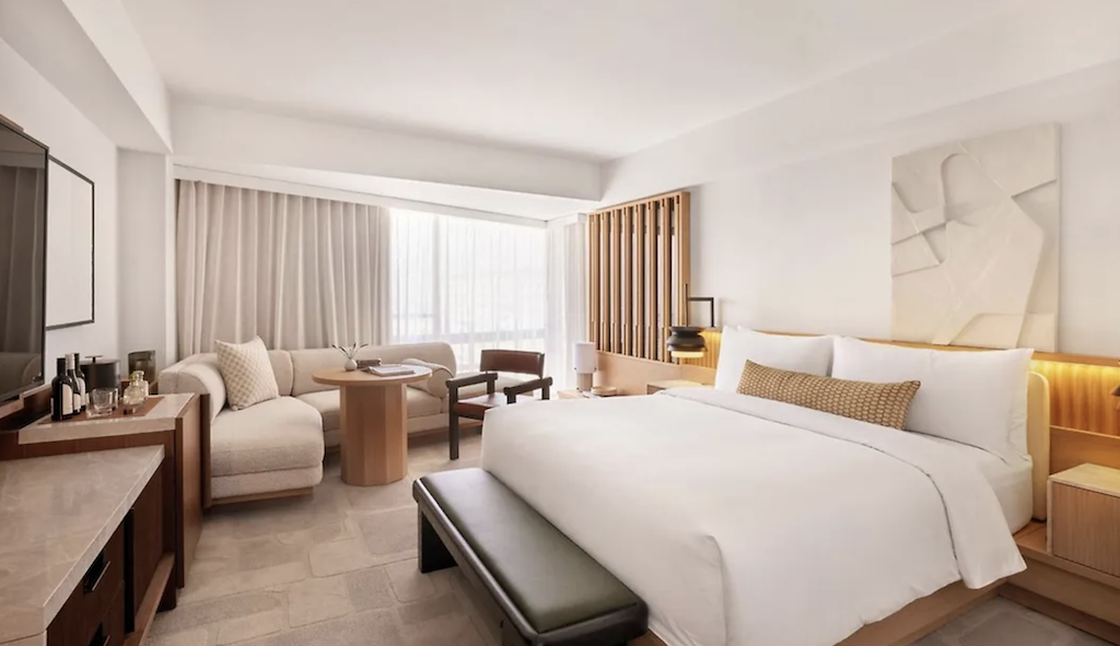 Le Meridien San Francisco Inks 402 LG TVs and Brackets