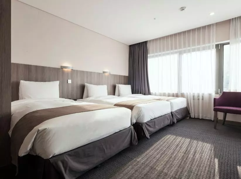 Hotel Technology: 5 Signs Your Hotel Room Interior Is Outdated