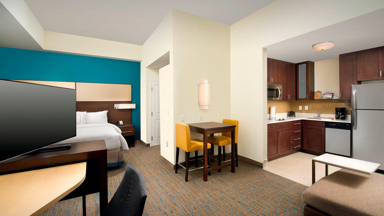 The Benefits of Hospitality Televisions for Nursing Homes