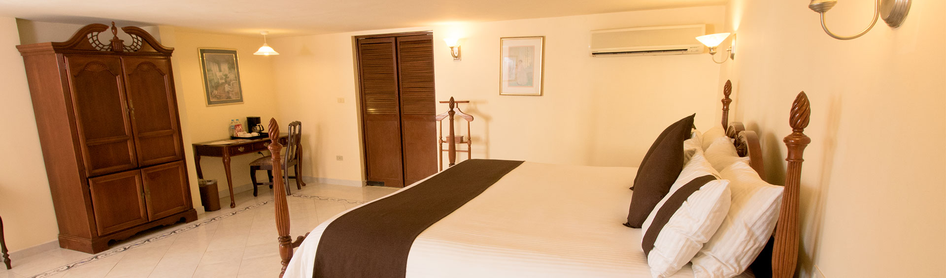 Junior suite con una cama