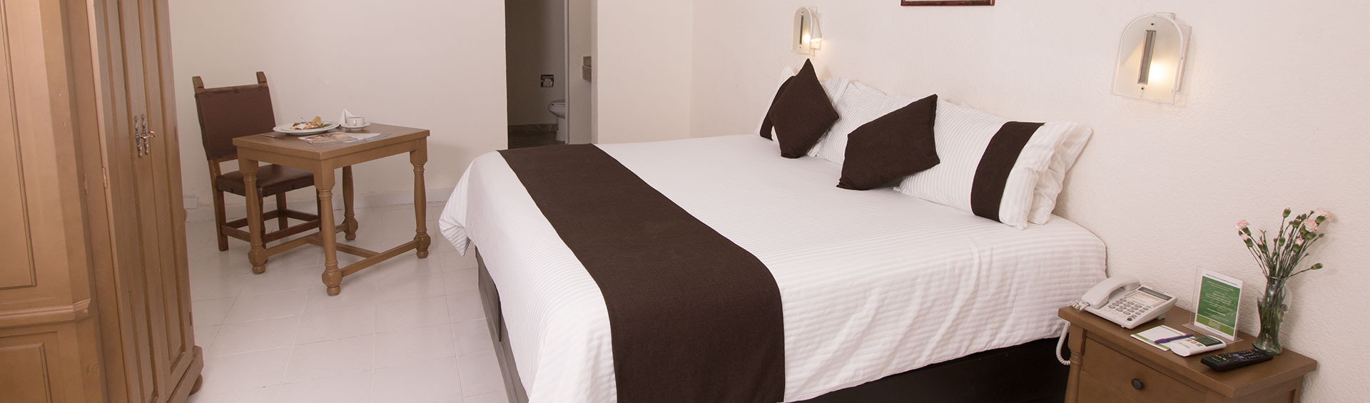 Master suite con una cama