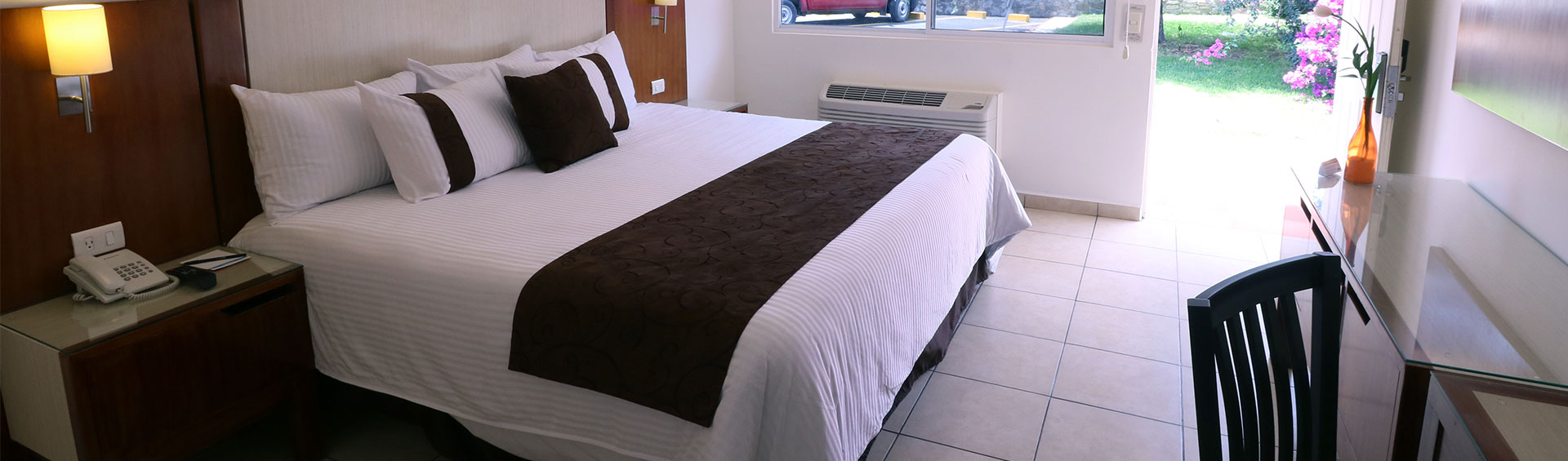 Habitación preferencial con una cama