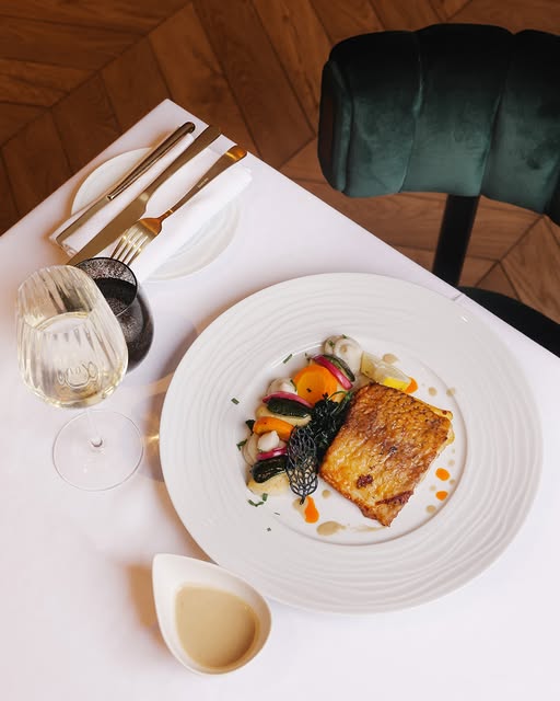 Le Z Restaurant & Lounge