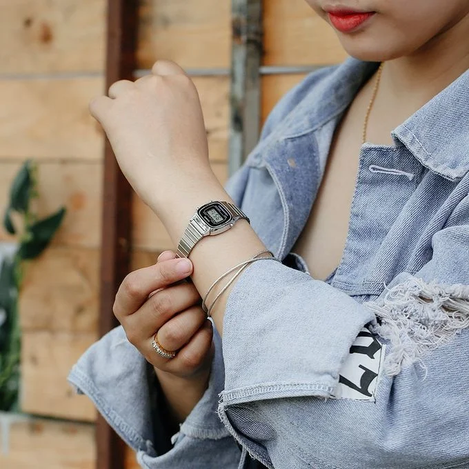 CASIO LA670WA-1DF original  vue 3