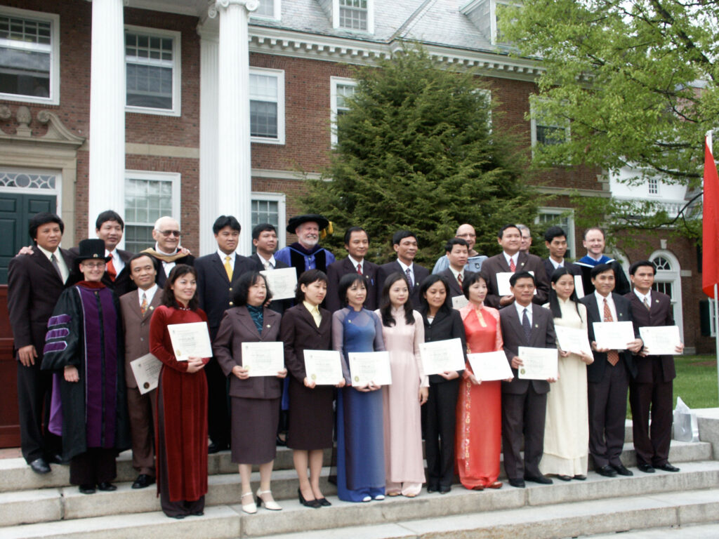 Lễ tốt nghiệp IEDP 2003