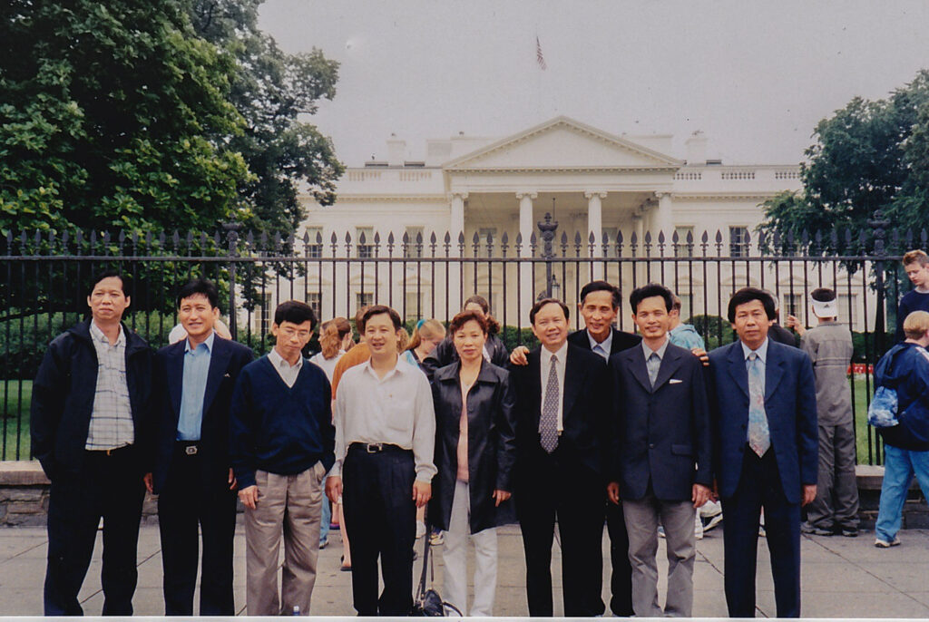 Lớp IEDP 2001 tại Nhà Trắng