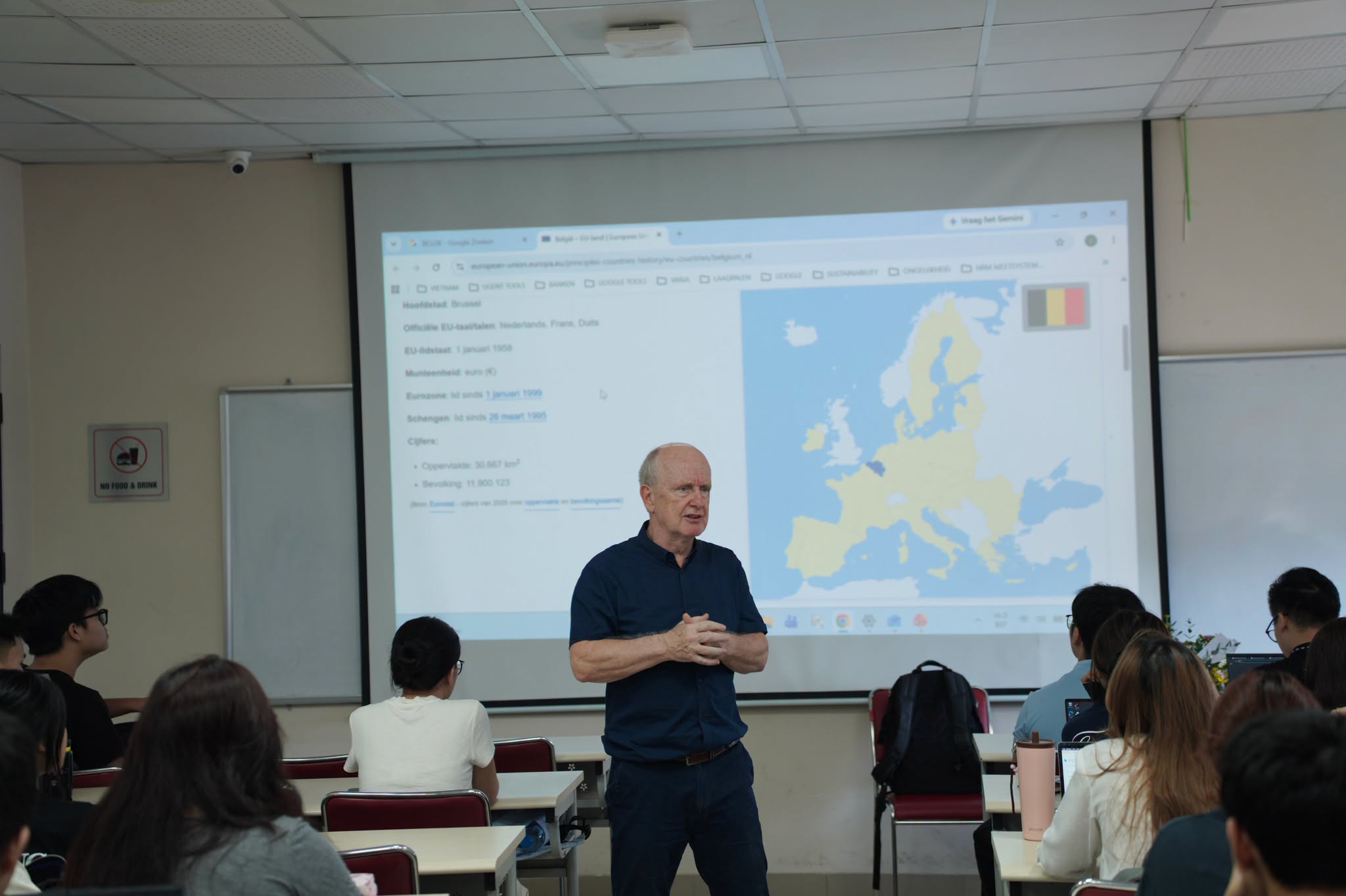 Academic exchange between Professor Alex Vanderstraeten and HSB students