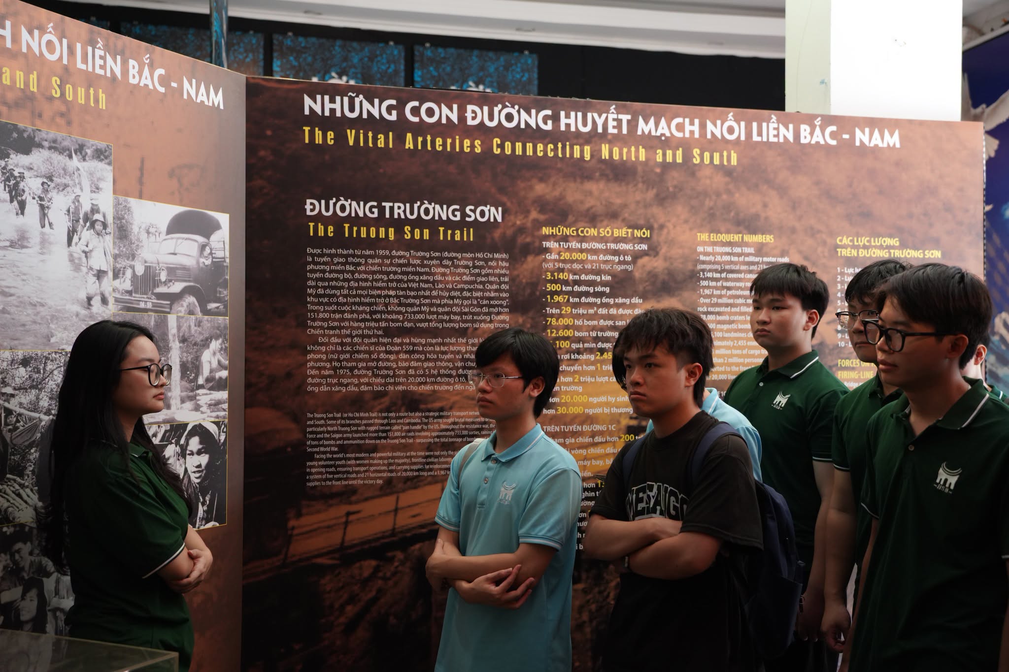 HSB students visiting the Vietnamese Women's Museum in Hanoi