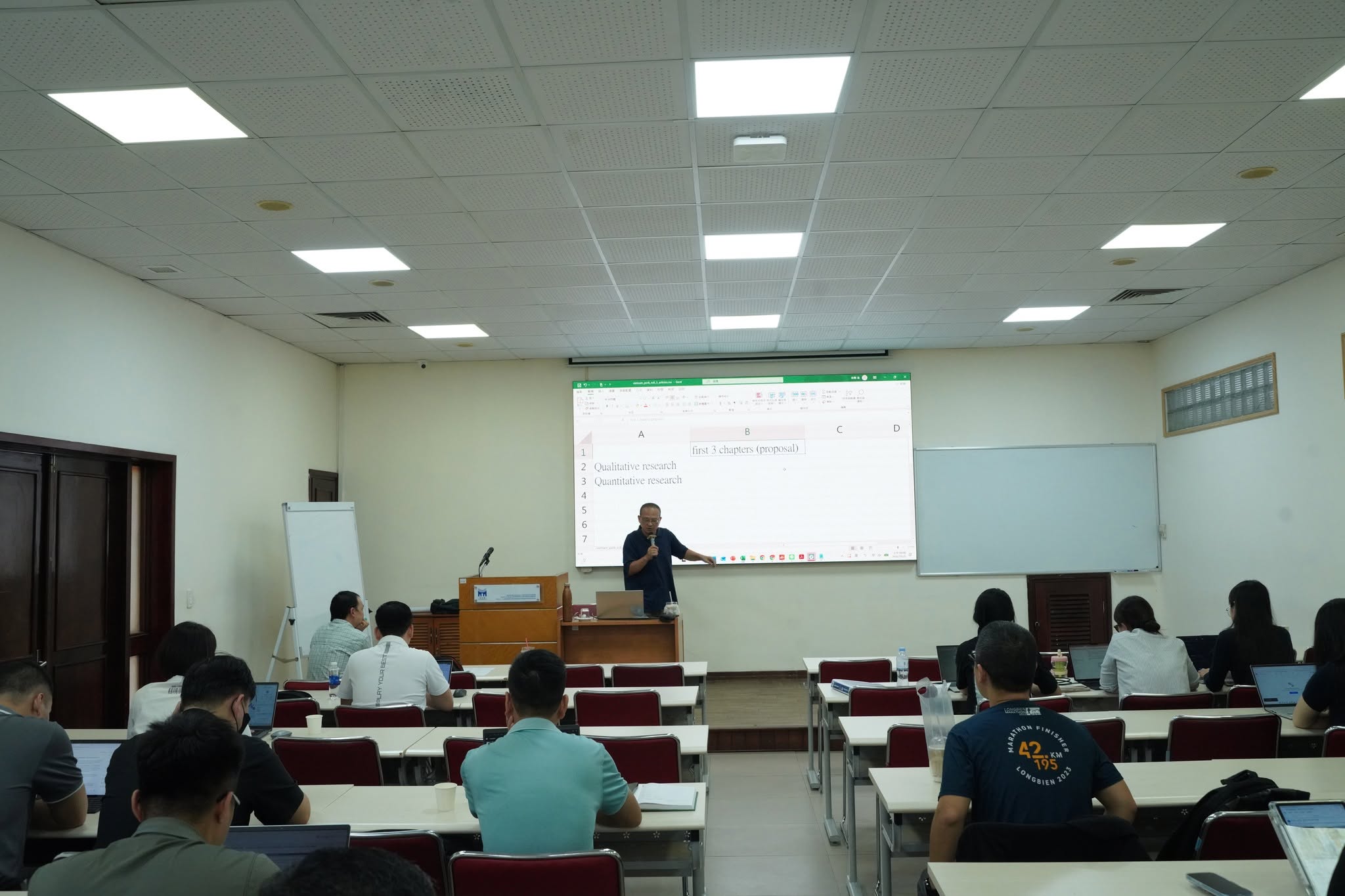 Hoạt động trao đổi học thuật quốc tế tại Trường Quản trị và Kinh doanh HSB