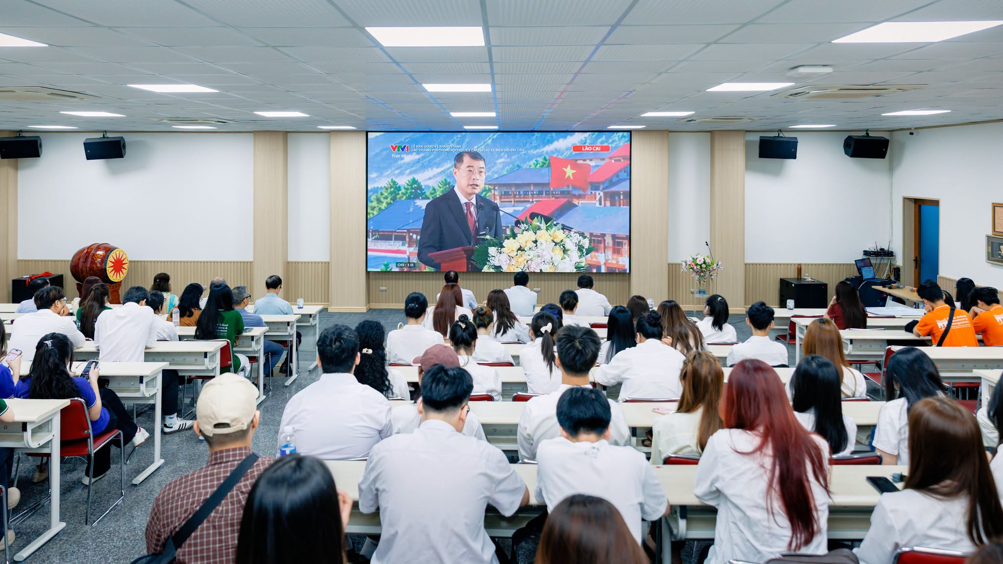 HSB lecturers and students watching the nationwide opening ceremony online