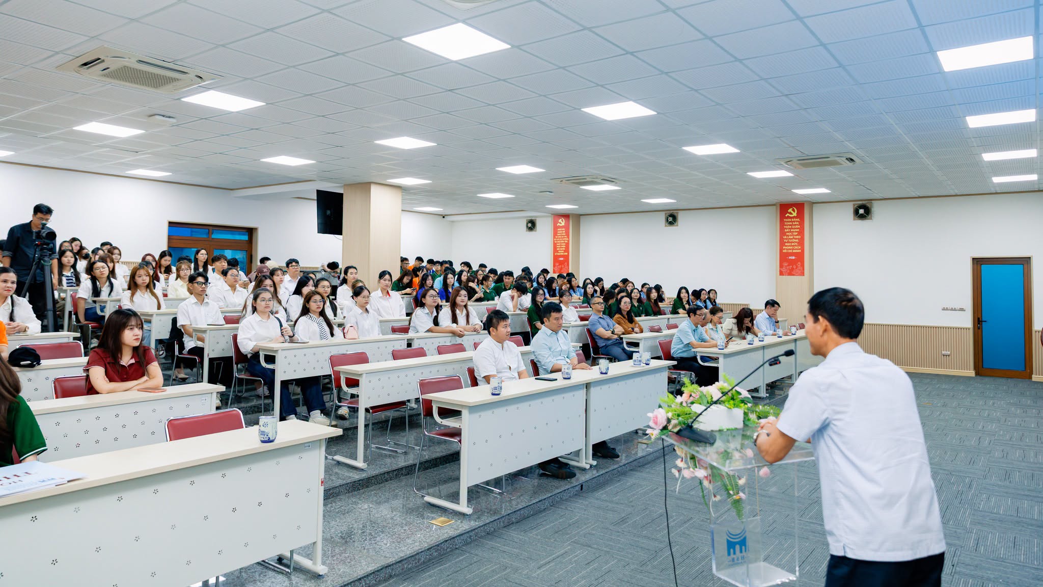 Message from HSB Rector Prof. Dr. Hoang Dinh Phi to students for the new academic year