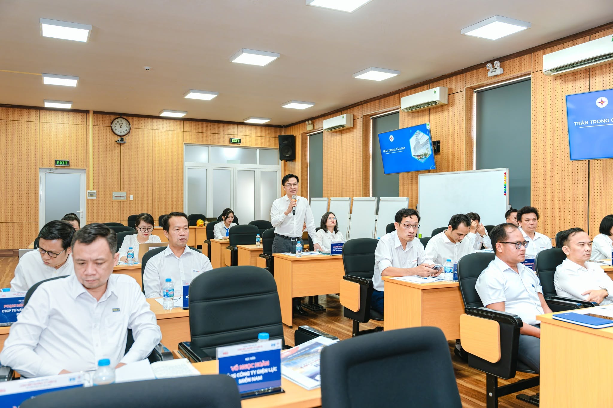 Elite MBA executive education program for EVN management personnel