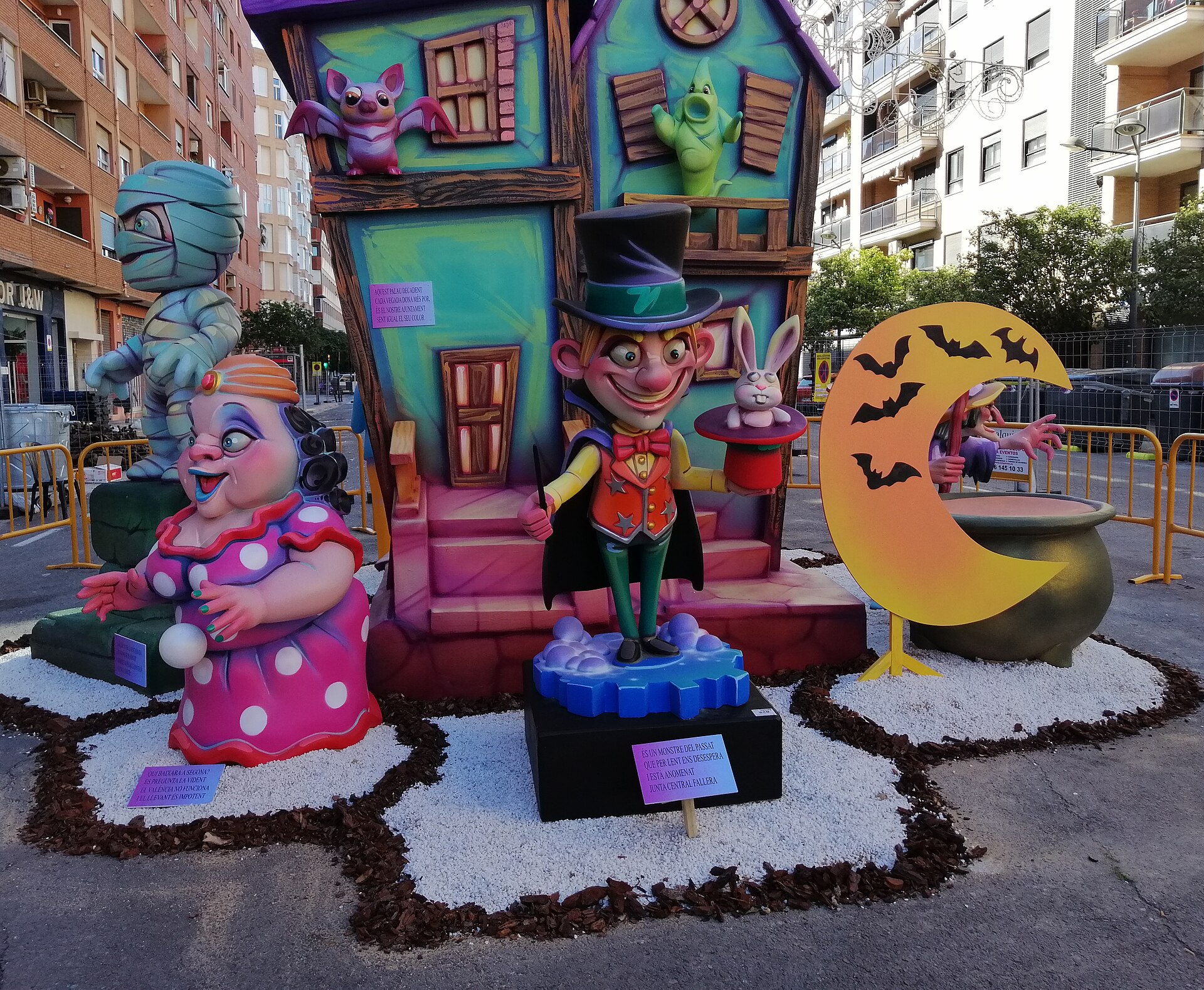 Market Faller: 60 puestos de artesanía fallera en Orriols