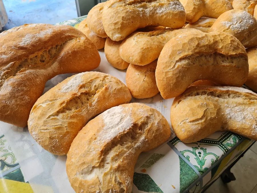 Pan artesano gratis en la plaza del Ayuntamiento