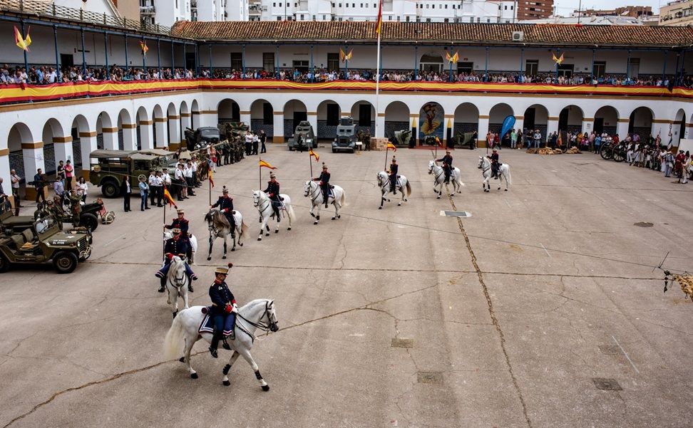 Puertas abiertas en el cuartel de San Juan de Ribera