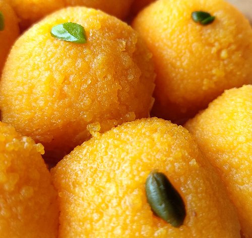 Boondi Laddoo/Indian sweet