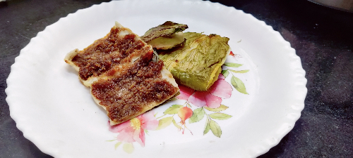 Haldi paana Nhawari/stuffed roti(sweet)