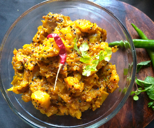 Kaddu Kari/ Pumpkin and Raw mango curry