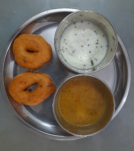 Medhu Vada