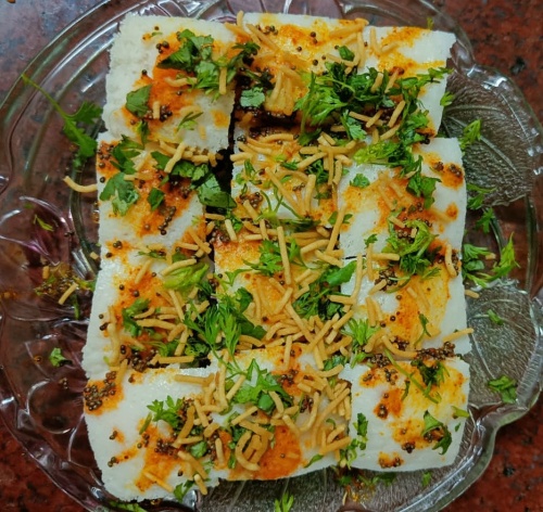 Rava dhokla ( steamed semolina savory cake)