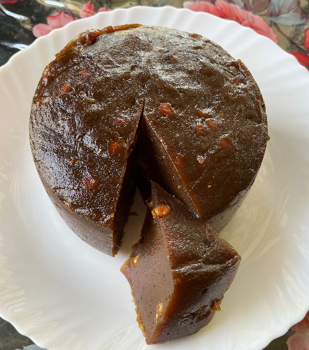 Sweet coconut and rice pudding/kinnathappam