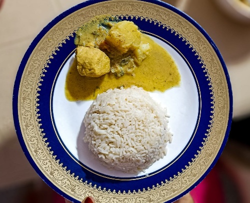 Taari-Maas (Ghee rice and chicken gravy)