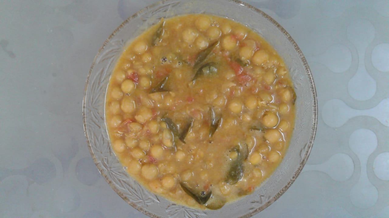 Vattana(White)  curry