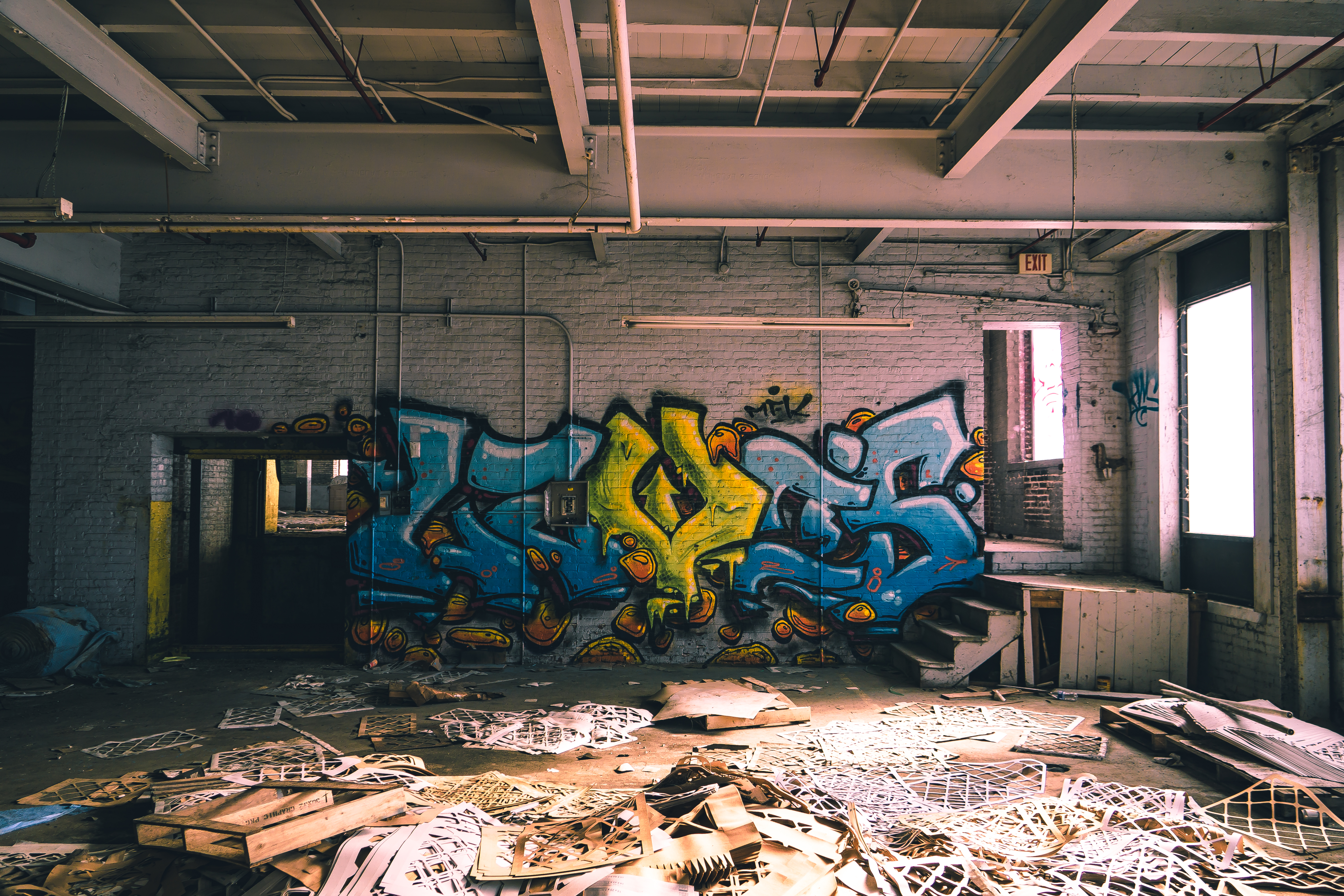 urbex graffiti 