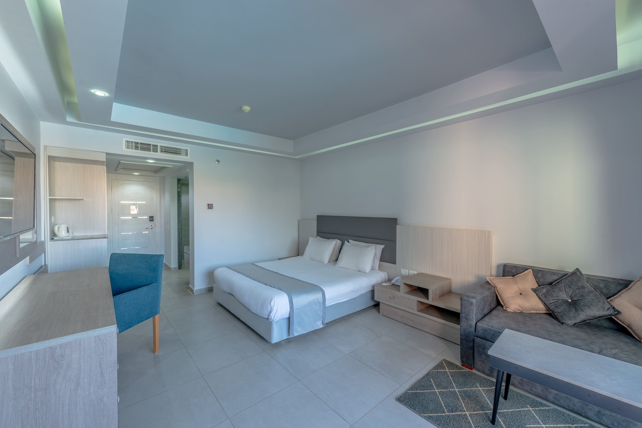 Standard - King bed