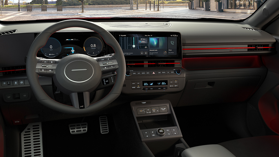 Vue intérieur du Hyundai Kona Preferred 2025 et de son tableau de bord