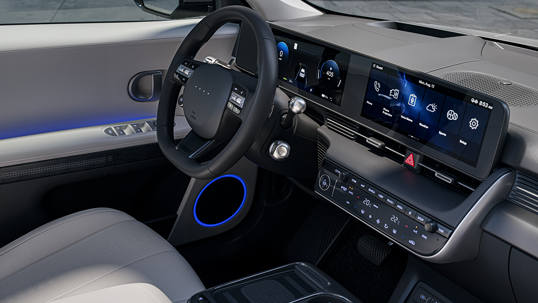 Vue de l'intérieur du Hyundai IONIQ 5 2025 et de son tableau de bord