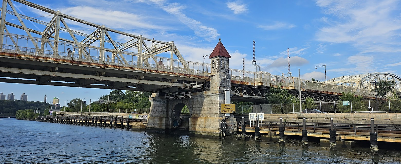 Macombs Dam Bridge