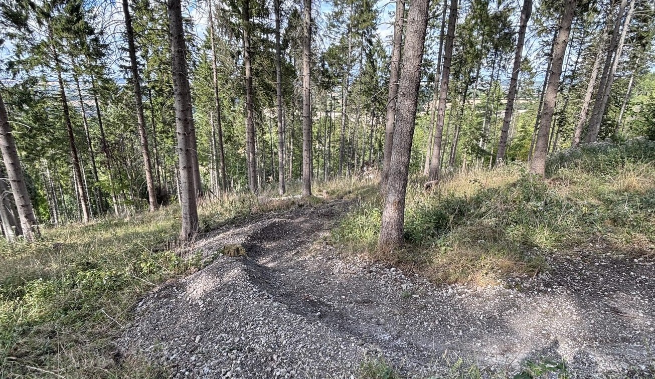 aston-hill-trail-berm.jpg