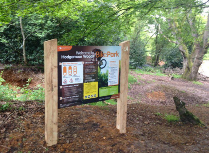 Diggers arrive to remove jumps at Hodgemoor Woods, work paused after protest