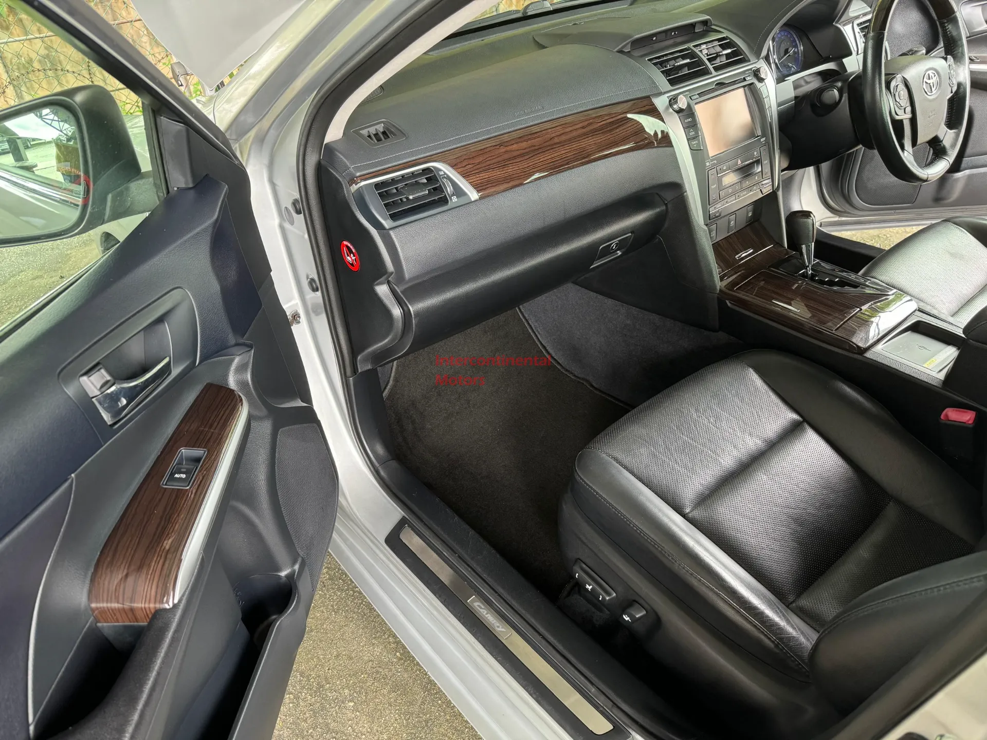2015 Toyota Camry 2.5 Hybrid (A) image thumbnail 14