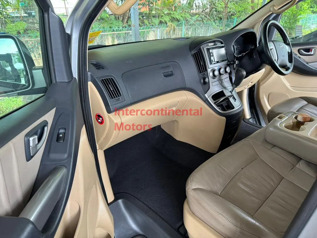 Thumbnail 13 of 2014 Hyundai Grand Starex Royale 2.5 image