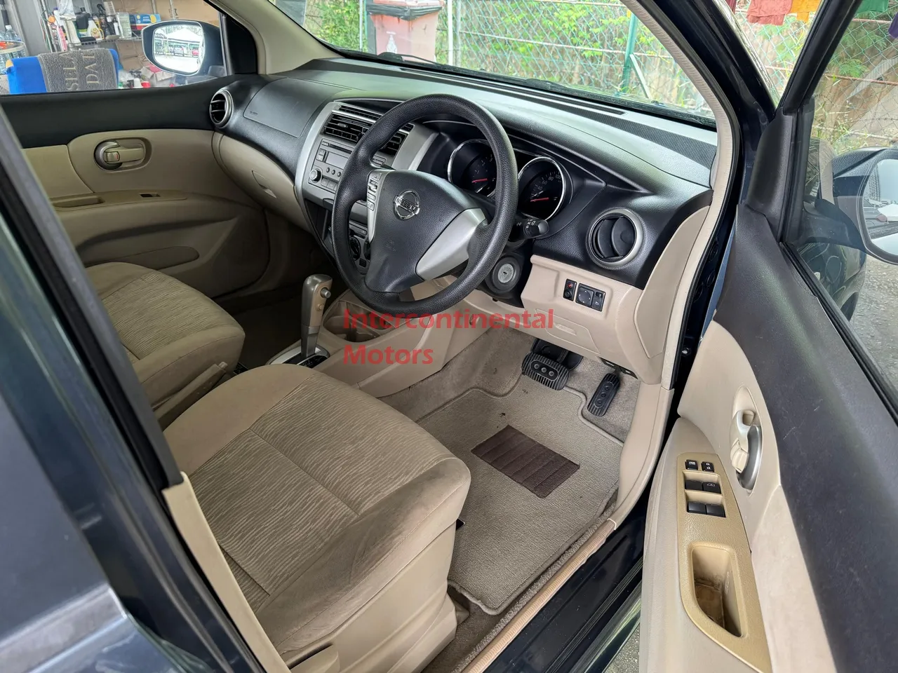 Thumbnail 11 of 2016 Nissan Grand Livina 1.6 (A) image