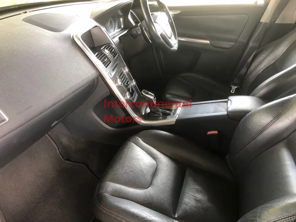 2015 Volvo XC60 T5 E-Drive 2.0 (A) image thumbnail 17