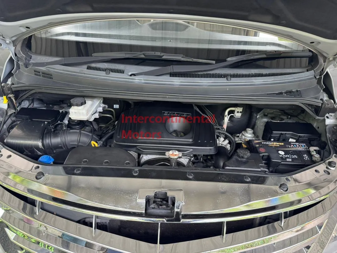 Thumbnail 18 of 2014 Hyundai Grand Starex Royale 2.5 image